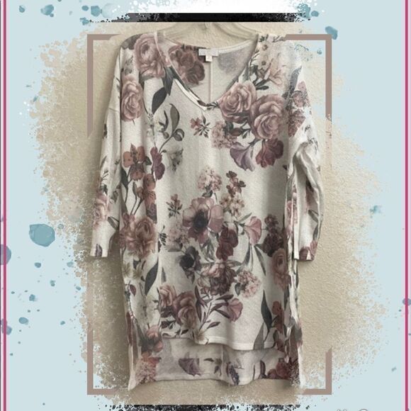 🌸🌺CHARMING CHARLIE FLORAL HALF SLEEVE TOP!! - Picture 1 of 6